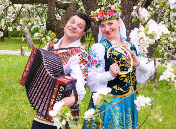 Валянцін і Людміла Кірыленка: «Беларуская народная песня аб'яднала нас у сям'ю!» – «Настрой» (відэа+аўдыё) Валянцін і Людміла Кірыленка: «Беларуская народная песня аб'яднала нас у сям'ю!» – «Настрой» (відэа+аўдыё)