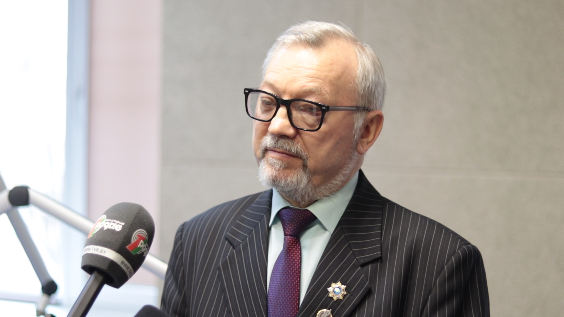 Позняков: Конституция - это гарантия социального развития страны