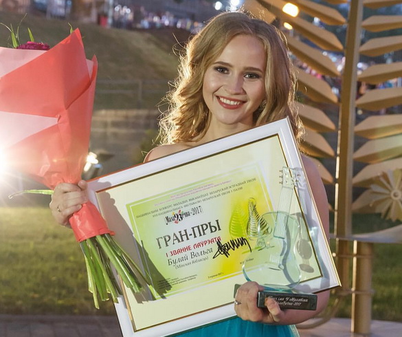 Ольга Булай: «Планировала стать врачом, но желание петь оказалось сильнее» – «Нескучный перерыв» (видео+аудио) Ольга Булай: «Планировала стать врачом, но желание петь оказалось сильнее» – «Нескучный перерыв» (видео+аудио)