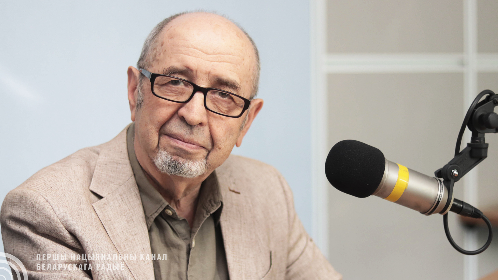 «Роздум. Роля кнігі і сямейнага чытання». Радыёблог Навума Гальпяровіча