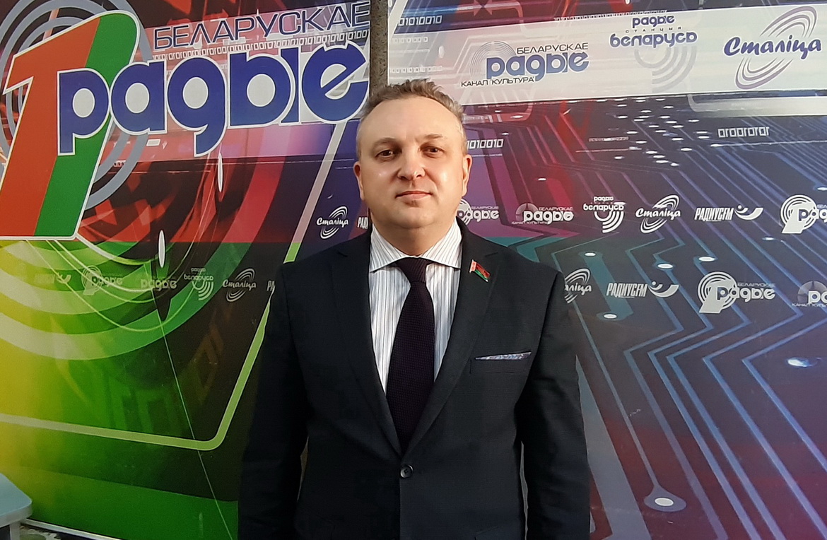 Итоги года с ИГОРЕМ КОМАРОВСКИМ: ДОРОЖНОЕ ДВИЖЕНИЕ – ПО НОВОМУ ЗАКОНУ (аудио)