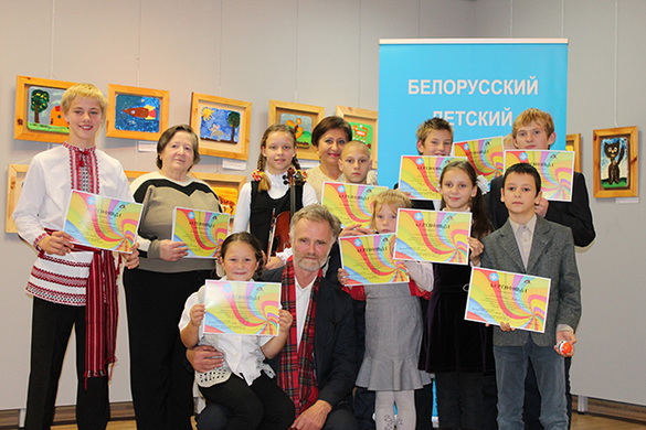 Белорусский детский фонд: для мам тоже важны поддержка и участие! – «Семейная программа» (видео+аудио) Белорусский детский фонд: для мам тоже важны поддержка и участие! – «Семейная программа» (видео+аудио)