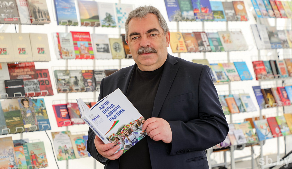 «Пісаць – нібыта плыць па аблачыне… АЛЕСЬ БАДАК» – «Творчы вечар» з Галінай Шаблінскай