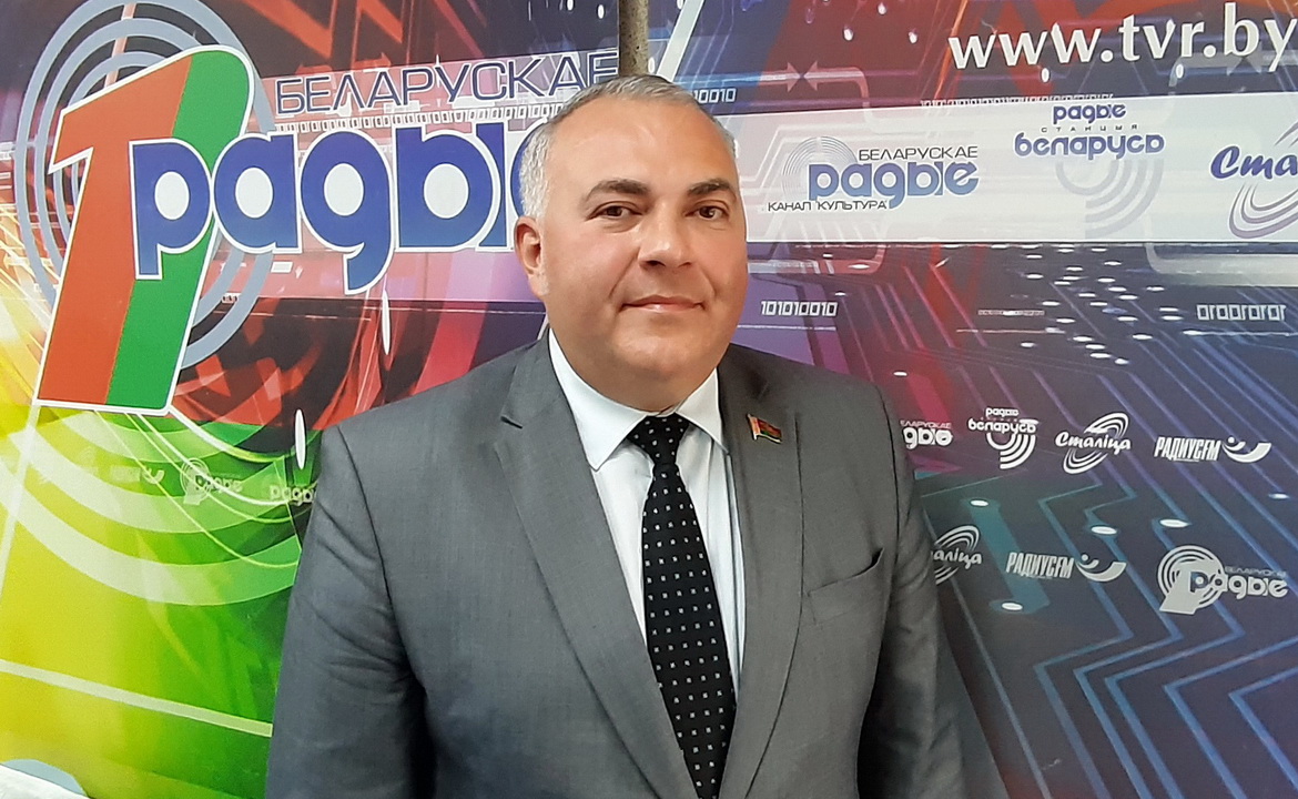 БУГРОВ об ЭФФЕКТИВНОСТИ ЕДИНОГО ДНЯ ДЕПУТАТА, МЕСТНОМ САМОУПРАВЛЕНИИ И АКТИВНОСТИ ОБЩЕСТВА