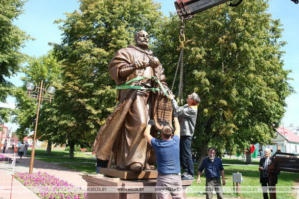 Дзень Беларускага пісьменства прымае Слонім! – «Актуальный микрофон» (відэа+аўдыё) Дзень Беларускага пісьменства прымае Слонім! – «Актуальный микрофон» (відэа+аўдыё)